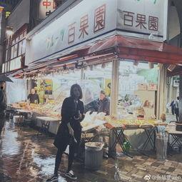 吃瓜娱乐照片,明星幕后吃瓜瞬间大曝光