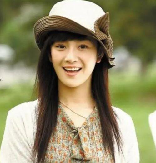 娱乐吃瓜女艺人喜欢显摆,揭秘娱乐圈“吃瓜女艺人”的显摆人生